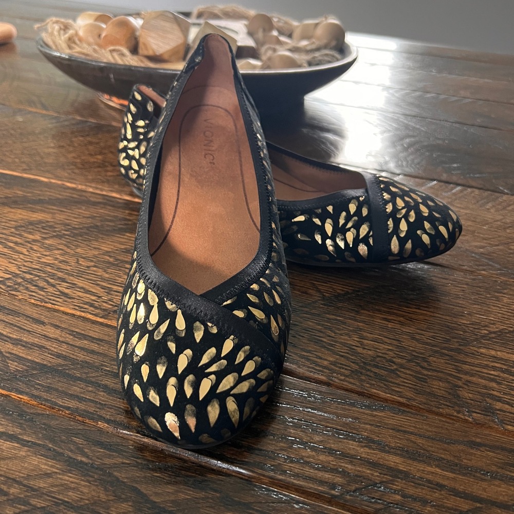 Vionic Caroll Ballet Flats Black Gold Metallic Foil Teardrop Suede Women 9